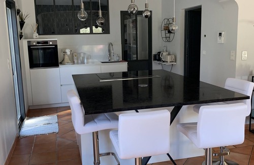 Saint-Cannat House | Quiet Provencal farmhouse 15 minutes from Aix-en-Provence