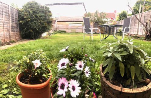 Crofton Park Bed & Breakfast | Quiet room