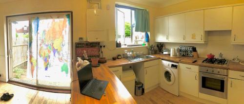 Crofton Park Bed & Breakfast | Quiet room