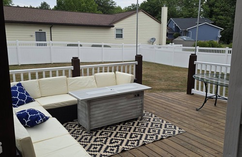 North Royalton House | Quiet, roomy, perfect!