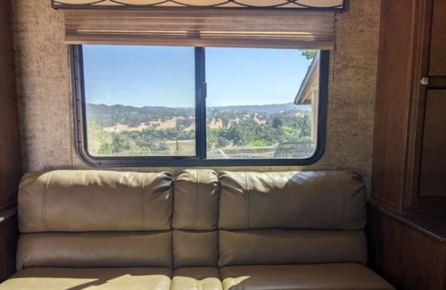 Atascadero House | Quiet Santa Margarita Lookout