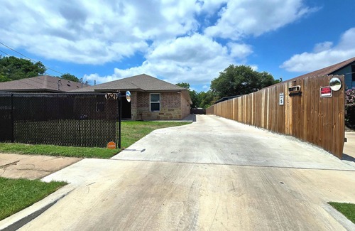 North Waco House | Quiet, Secure 3BR/2BA in Prime Location