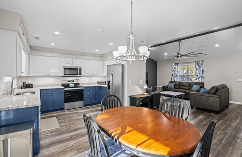 James City House | Quiet suburban neighborhood