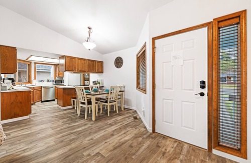 Meridian House | Quiet, super clean, comfortable home on the 11th Tee of a public golf course.