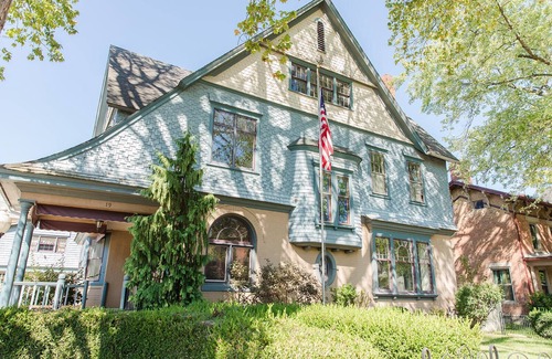Chillicothe House | ❤️Quiet, Upscale, 5 Bedroom, Walk to Downtown❤️