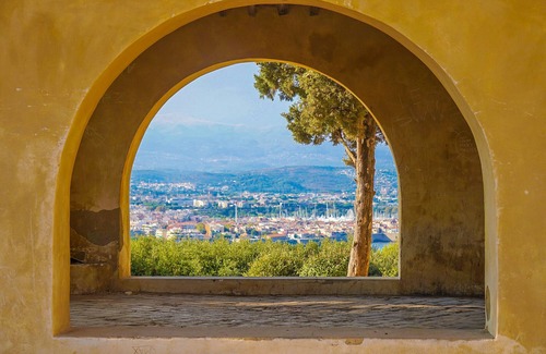 Cap-d'Antibes Villa | Quiet Villa + Pool, 5 Mins Walk To Sandy Beach & Easy For City Centre