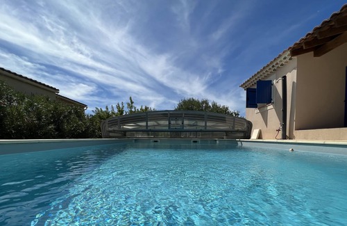 Sablet Villa | Quiet Villa with Garden and Heated Pool