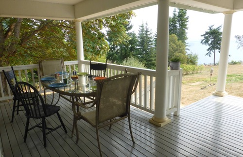Indianola House | Quiet waterfront home in Indianola, Kitsap County, Seattle