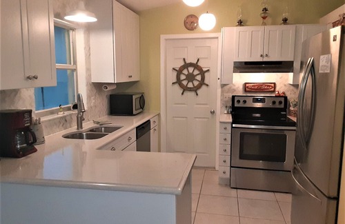 Port Charlotte House | Quiet Waterfront-Heated private pool-Close to dinning and shops