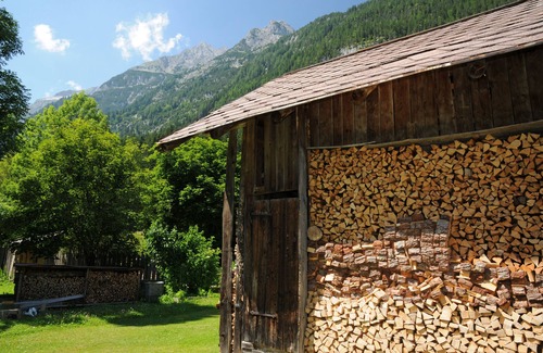 Leutasch Apartment | Quietly situated house - ideal starting point for hiking, cycling and cross-country skiing
