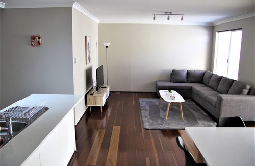 Ridgewood House | Quinn's Beach Family Accommodation