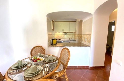 Branqueira Apartment | Quinta DA Balaia Garden by Homing