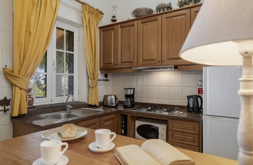Santa Maria Maior Cottage | Quinta Devónia - Tília, country house with sea view