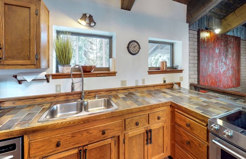 Sugar Pine Estate House | Quintessential Mountain Chalet, Dog Friendly, 10 Private Acres