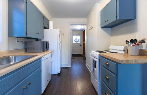 Manchester House | Quintessential Vt Cottage In Manchester Village