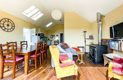 North Berwick Apartment | Quirky, Cosy 3BR Cottage w/Patio in Canty Bay