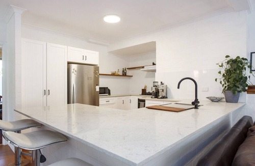South Fremantle Apartment | Quirky Hidden Gem - South Fremantle