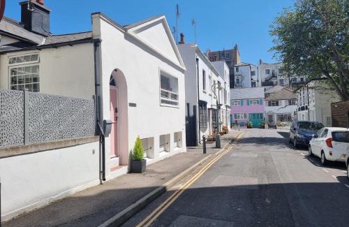 Hove House | Quirky Seaside Family Cottage walk to the waves!