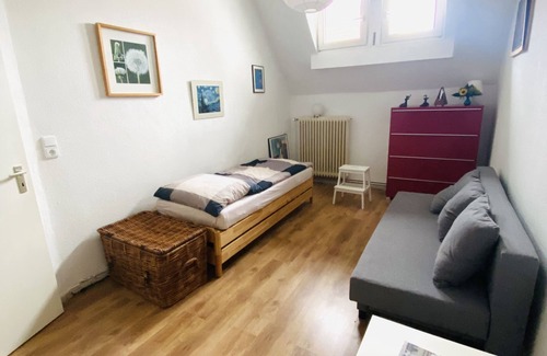 Vahrenwald Apartment | Quite, artsy apartment in a central location