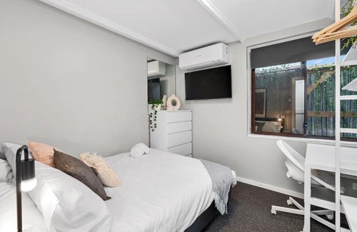 Bentleigh House | Quite, quaint & private guesthouse, sleeps 6