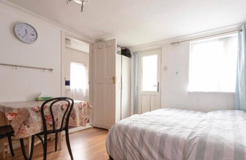 West Finchley Apartment | Quite studio