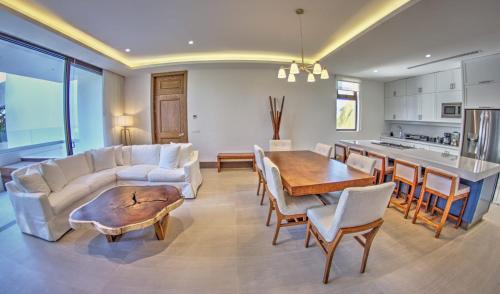 La Puntilla House | Quiya - Luxury Resort with 5 Pools & Beach Club