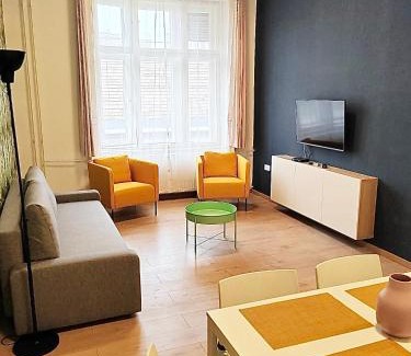 Jozsefvaros Apartment | Rákóczi Residence 1274 I 3BR I freeparking I self checkin