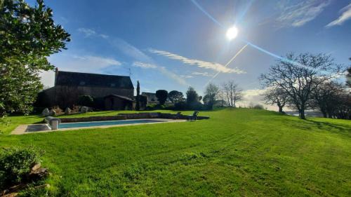 Kervignac House | RÉF 405 - KERVIGNAC gîte indépendant avec piscine privative dans longère partie de gauche sur propriété