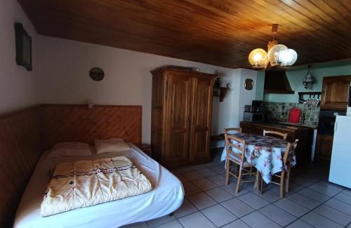 Montgenevre Apartment | Résidence Alpet I - Petit prix au coeur village! Parking, balcon sud MAE-9184
