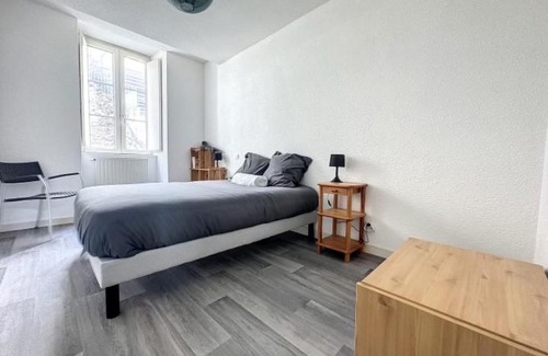 Tulle Apartment | Résidence Bury