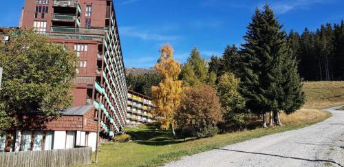 Arc-1800 Apartment | Résidence Lauzieres - Appartement 2 pièces pour 7 personnes skis aux pieds et proche des commerces dans le village du Charvet à Arc 1800 MAE-1876