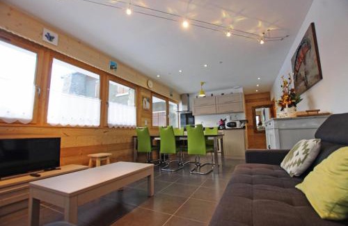 Champagny-en-Vanoise Apartment | Résidence Le Seillon - 3 Pièces pour 6 Personnes MAE-3325