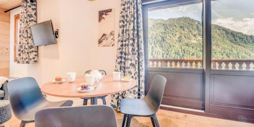 Champagny-en-Vanoise Apartment | Résidence Le Centre - 2 Pièces pour 4 Personnes MAE-3338