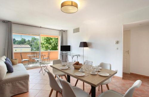 Greoux-les-Bains Apartment | Résidence Odalys La Licorne de Haute Provence