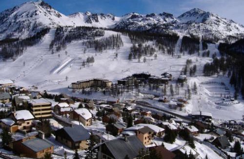 Montgenevre Apartment | Résidence Plein Soleil - Joli studio sur les hauteurs de la station avec superbe vue - Parking MAE-0411