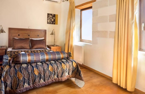 Makhairoi Villa | R 1037-Villa Sophia With Sea - Mountain View , Outdoor Jacuzzi & BBQ.
