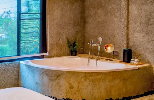 Phetchaburi Hotel | R Resident Resort