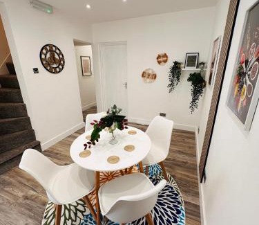 Birmingham House | R2 - Newly renovated Luxury Private En-Suite Room in Harborne Park Road - Birmingham