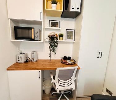 Birmingham House | R2 - Newly renovated Luxury Private En-Suite Room in Harborne Park Road - Birmingham