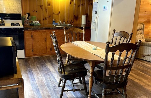 Chestertown Cabin | Raccoon Retreat, 2 Bedroom 1 Bath Cabin, Sleeps Up to 6 People