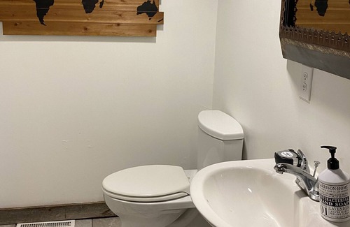 Glasgow House | Race Street Retreat located just 15 minutes from Mammoth Cave
