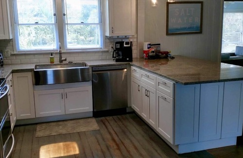 Siesta Key Village House | Rad's Cozy Cottage on Canal