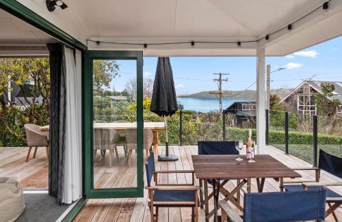 Rainbow Point House | Radiant Rainbow Point - Taupo Holiday Home
