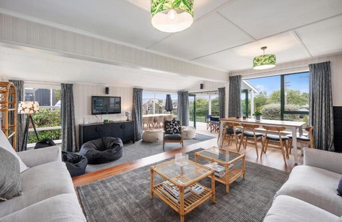 Rainbow Point House | Radiant Rainbow Point - Taupo Holiday Home