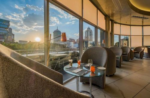 Sandown Hotel | Radisson Blu Gautrain Hotel, Sandton Johannesburg