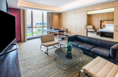 Dubai Media City Hotel | Radisson Blu Hotel, Dubai Media City