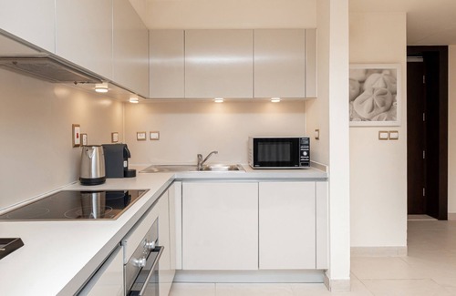 Dubai Marina Apartment | Radisson Blu Residence, Dubai Marina