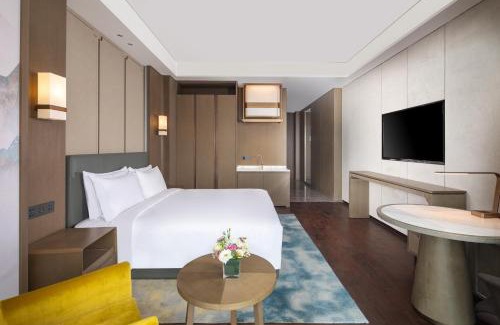 Xinwu District Hotel | Radisson Blu Resort Wetland Park