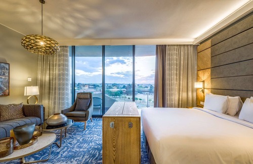 Kempton Park Hotel | Radisson Hotel and Convention Centre OR Tambo Airport