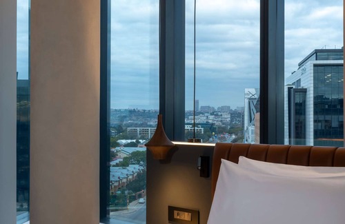 Greater Johannesburg Metropolitan Area Hotel | Radisson RED Hotel, Johannesburg Rosebank